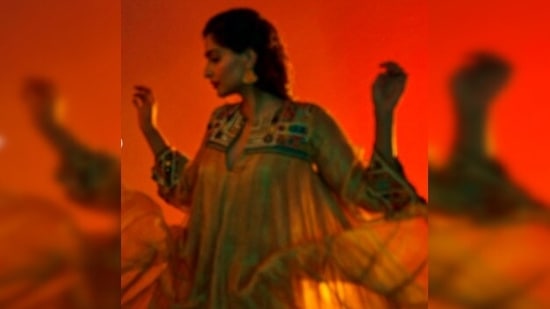 Sonam Kapoor said that she is glad to be part of a cover shoot and support homegrown labels and Indian craftsmanship.(Instagram/@sonamkapoor)