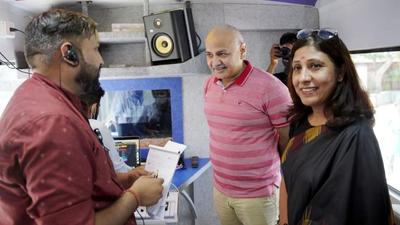 Delhi deputy chief minister Manish Sisodia inaugurates a mobile music classroom and a recording studio at the Delhi government's School of Specialized Excellence in Performing and Visual Arts in New Delhi on Saturday. (HT) Delhi deputy chief minister Manish Sisodia inaugurates a mobile music classroom and a recording studio at the Delhi government's School of Specialized Excellence in Performing and Visual Arts in New Delhi on Saturday. (HT)