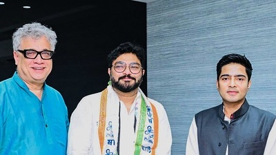 Supriyo joined the TMC in the presence of party general secretary Abhishek Banerjee and Rajya Sabha MP and spokesperson Derek O’Brien. (PTI Photo) Supriyo joined the TMC in the presence of party general secretary Abhishek Banerjee and Rajya Sabha MP and spokesperson Derek O’Brien. (PTI Photo)