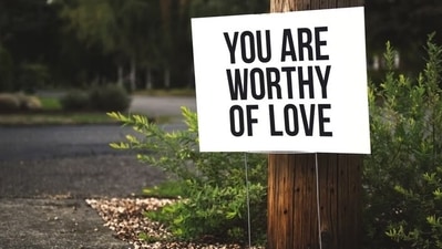 Writing a positive affirmation every morning can make you feel happier and healthier. (Unsplash) Writing a positive affirmation every morning can make you feel happier and healthier. (Unsplash)