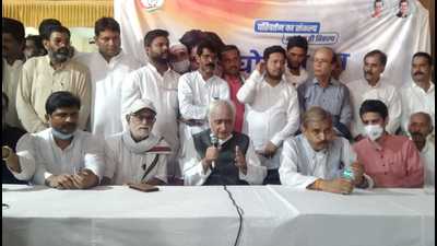 Senior Congress leader Salman Khurshid addressing media persons in Prayagraj on Saturday. (HT Photo) Senior Congress leader Salman Khurshid addressing media persons in Prayagraj on Saturday. (HT Photo)