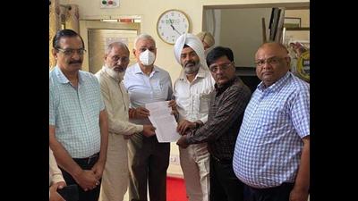 BJP submitted a memo with Durga Shanker Mishra, secretary, ministry of housing and urban affairs, alleging high level corruption and mismanagement in smart city projects. (HT File)