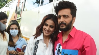 Riteish Deshmukh and Genelia D'Souza were spotted near Bigg Boss OTT house. (Varinder Chawla) Riteish Deshmukh and Genelia D'Souza were spotted near Bigg Boss OTT house. (Varinder Chawla)