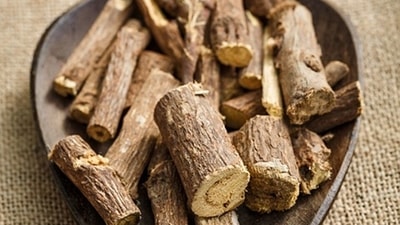2. Yastimadhu (licorice): You can take 1 tsp licorice powder and have it with honey twice a day or add in it warm water and gargle with it twice a day. (Pixabay) 2. Yastimadhu (licorice): You can take 1 tsp licorice powder and have it with honey twice a day or add in it warm water and gargle with it twice a day. (Pixabay)