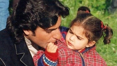 Saif Ali Khan with daughter Sara Ali Khan in a throwback photo. Saif Ali Khan with daughter Sara Ali Khan in a throwback photo.