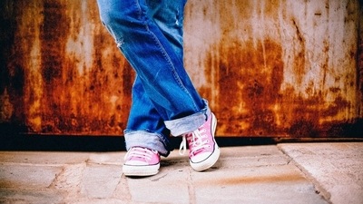 Increasing the daily standing time might therefore help prevent chronic diseases. (Pixabay)