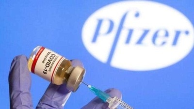 The panel, however, voted in favour of authorising Pfizer vaccine boosters for everyone aged 65 and above, as well as for people at high risk of developing severe Covid-19. The panel, however, voted in favour of authorising Pfizer vaccine boosters for everyone aged 65 and above, as well as for people at high risk of developing severe Covid-19.