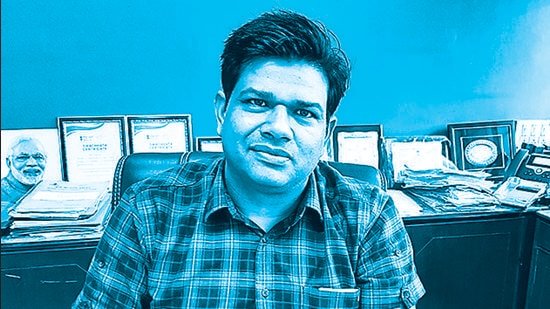 Amit Kumar, CEO, Pune Cantonment Board said the move is to make the cantonment board safe for visitors and residents as the area has seen two major fire incidents in the recent past at Fashion Street and Shivaji market. (HT)