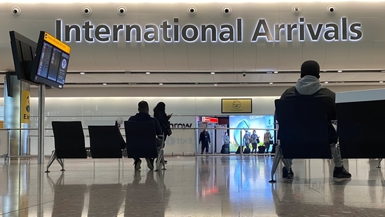 Passengers are seen at Heathrow Airport in London, Britain. (File Photo / REUTERS)