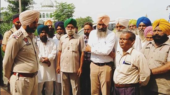 The Ludhiana man’s family contended that if the victim was ill, the dera head should have sent him to the hospital. They alleged that the victim had died in mysterious circumstances and his neck was broken. (HT PHOTO )