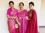 Sunanda Shetty poses with her daughters Shilpa Shetty and Shamita Shetty. Sunanda Shetty poses with her daughters Shilpa Shetty and Shamita Shetty.