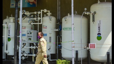 The Chandigarh health department has directed private hospital to have sufficient oxygen cylinders, which is at least three times the daily requirement. (Representative image/PTI) The Chandigarh health department has directed private hospital to have sufficient oxygen cylinders, which is at least three times the daily requirement. (Representative image/PTI)