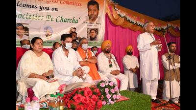 Former Union minster Pawan Bansal addressing a programme in Chandigarh. (HT Photo)