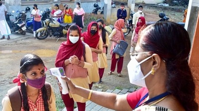 Several states have managed to bring down the tally of fresh coronavirus cases even as Kerala, followed by Maharashtra (HT_PRINT) Several states have managed to bring down the tally of fresh coronavirus cases even as Kerala, followed by Maharashtra (HT_PRINT)