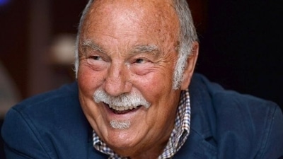 FILE PHOTO: Soccer Football - Jimmy Greaves at the Royal Mail Football Heroes Stamp Collection Launch - Wembley Stadium - May 8, 2013   Former footballer Jimmy Greaves during the launch   Action Images via Reuters/Tony O'Brien/File Photo (Action Images via Reuters)