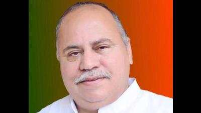 Pundri assembly constituency MLA Randhir Gollen threatened to withdraw support to the Khattar government in Haryana if action wasn’t taken against officials not listening to elected representatives. (HT FILE)