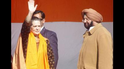 In his letter to Sonia Gandhi, Amarinder Singh said that he hoped the latest developments will not cause any damage to the hard-earned peace and development in Punjab. (HT File Photo) In his letter to Sonia Gandhi, Amarinder Singh said that he hoped the latest developments will not cause any damage to the hard-earned peace and development in Punjab. (HT File Photo)