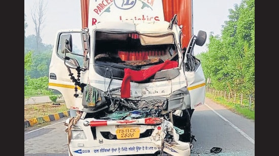 The trucker was going towards Khanna, in Ludhiana, when he collided with another stationary truck, which was wrongly parked. The impact of the collision was such he was killed on the spot. (HT PHOTO )