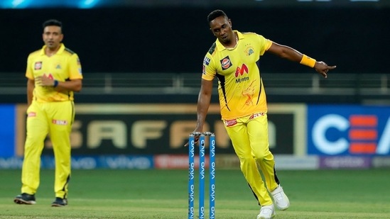 Dwayne Bravo celebrates after picking up a wicket. He finished with 3/25. (IPL/Twitter)