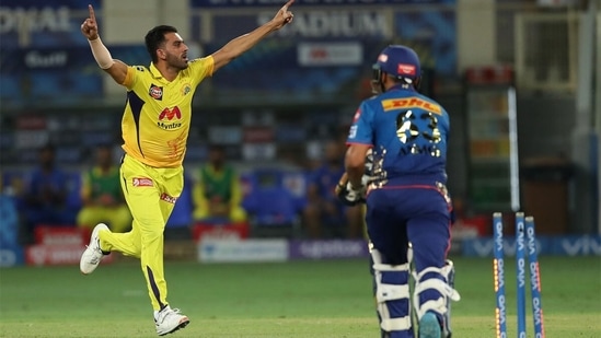 Deepak Chahar removed MI openers dismissing Quinton de Kock and Anmolpreet Singh after both seemed to have gotten starts. (IPL/Twitter)
