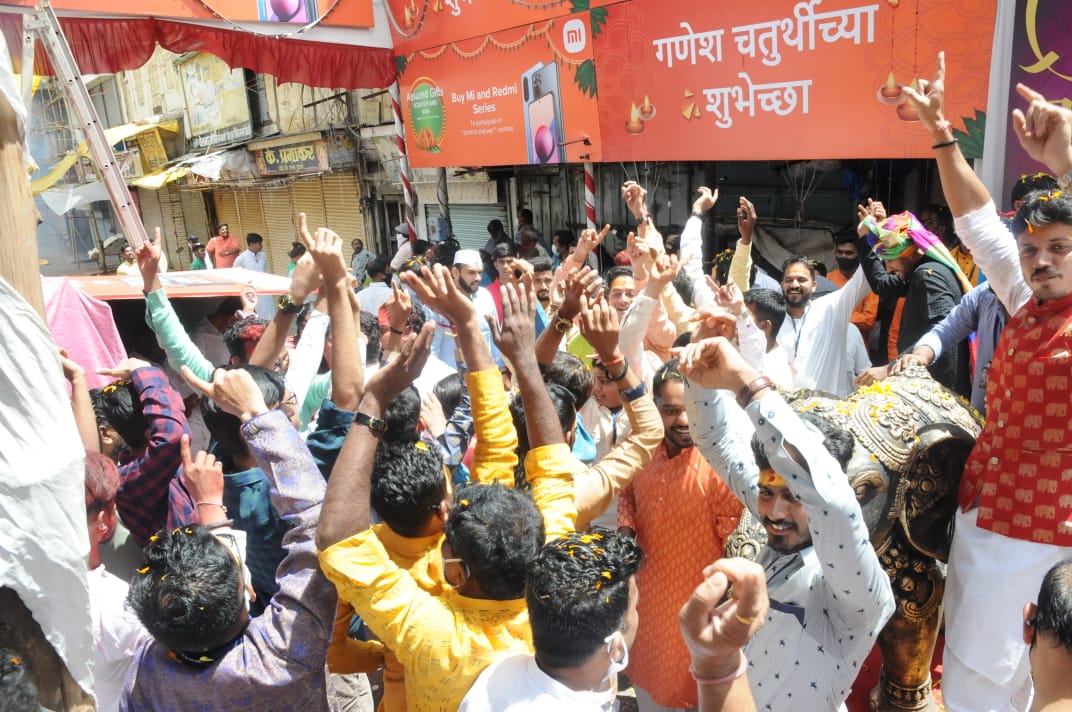 At another Ganesh idol immersion procession in Pune. (HT Photo) At another Ganesh idol immersion procession in Pune. (HT Photo)