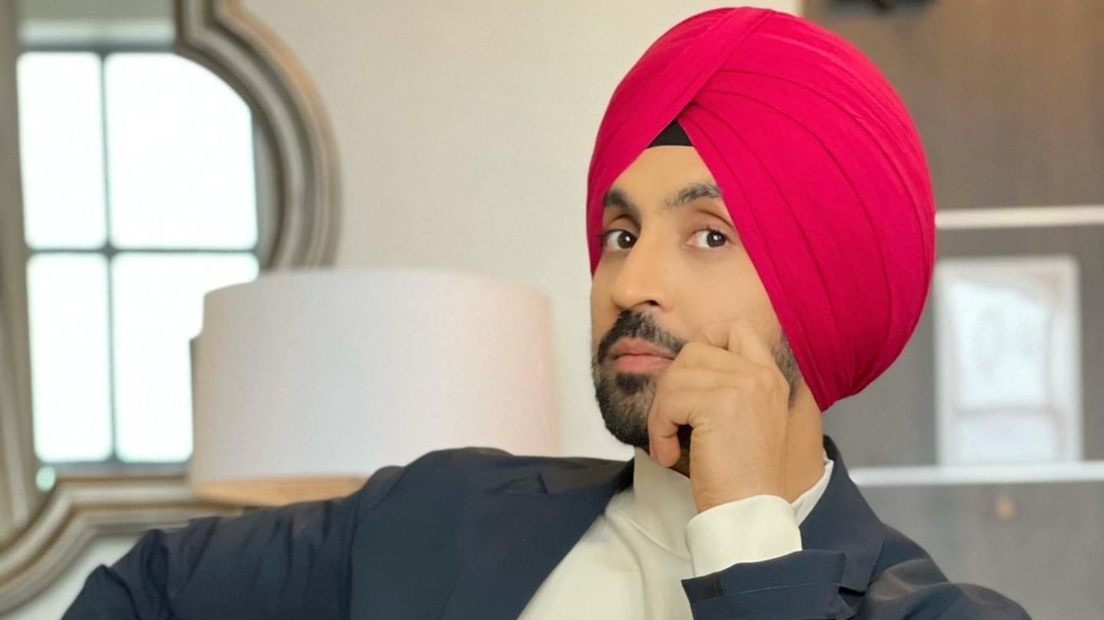 Diljit Dosanjh holds back emotion, says 'superstar honge apne ghar pe'  after he's asked about Bollywood experience | Bollywood - Hindustan Times