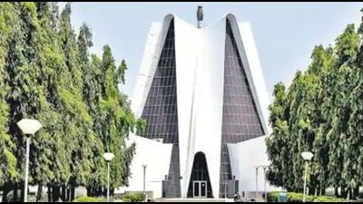 The scam came to light after cash-strapped Punjabi University internal audit department and finance wing in May flagged five bills amounting to  ₹6 lakh wherein stamp and signatures of a department head were found to be fake. (HT photo)