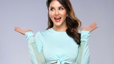 Sunny Leone's blue knotted crop top, zigzag skirt is millennial fashion inspo (Instagram/sunnyleone) Sunny Leone's blue knotted crop top, zigzag skirt is millennial fashion inspo (Instagram/sunnyleone)