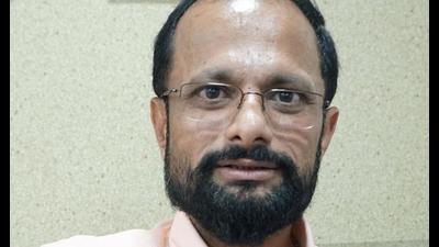 Naresh Mhaske, Thane mayor. He said at TMC general body meeting on Monday that a Central minister called him to not take action against some illegal constructions (HT FILE PHOTO) Naresh Mhaske, Thane mayor. He said at TMC general body meeting on Monday that a Central minister called him to not take action against some illegal constructions (HT FILE PHOTO)