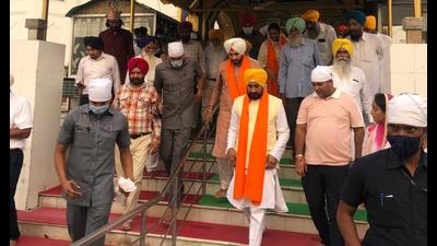 Before being sworn in as the first Dalit CM of Punjab, Charanjit Singh Channi paying obeisance at Gurdwara Katalgarh Sahib in his Chamkaur Sahib constituency on Monday. (HT Photo) Before being sworn in as the first Dalit CM of Punjab, Charanjit Singh Channi paying obeisance at Gurdwara Katalgarh Sahib in his Chamkaur Sahib constituency on Monday. (HT Photo)