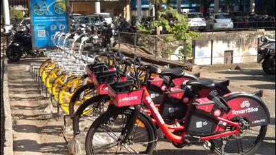 After the launch of bicycle sharing service in Chandigarh on August 12, there were glitches, due to which charging of user fee was stopped. After the launch of bicycle sharing service in Chandigarh on August 12, there were glitches, due to which charging of user fee was stopped.