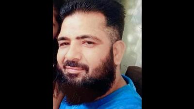 Vijay alias Vicky Dhawan had drowned in the Yamunanagar canal when the boat, in which he had accompanied a rescue team to search for missing neighbour, had capsized. The neighbour’s body is yet to be fished out. (HT PHOTO)