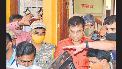 BJP leader Kirit Somaiya leaves for Mumbai after addressing a press conference. Police detained him at Karad station when he was on his way to Kolhapur, on Monday. As Bharatiya Janata Party (BJP) leaders continued to level allegations of financial misdeeds worth crores of rupees against sitting ministers and central agencies sent a notice to a minister, the Maharashtra Vikas Aghadi (MVA) partners came across as divided. (Pratham Gokhale/HT Photo) BJP leader Kirit Somaiya leaves for Mumbai after addressing a press conference. Police detained him at Karad station when he was on his way to Kolhapur, on Monday. As Bharatiya Janata Party (BJP) leaders continued to level allegations of financial misdeeds worth crores of rupees against sitting ministers and central agencies sent a notice to a minister, the Maharashtra Vikas Aghadi (MVA) partners came across as divided. (Pratham Gokhale/HT Photo)