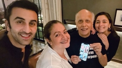 Ranbir Kapoor and Alia Bhatt attended Mahesh Bhatt’s birthday party. Ranbir Kapoor and Alia Bhatt attended Mahesh Bhatt’s birthday party.