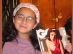 Ananya Panday posing with a picture of Kareena Kapoor. Ananya Panday posing with a picture of Kareena Kapoor.