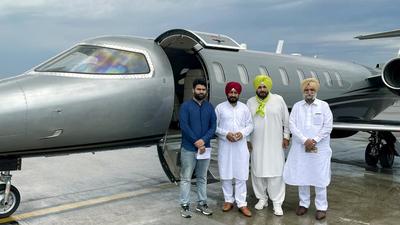 Punjab chief minister Charanjit Singh Channi with PPCC chief Navjot Singh Sidhu and deputy CM Sukhjinder S Randhawa before the departure of their flight, in Chandigarh on Tuesday. (ANI) Punjab chief minister Charanjit Singh Channi with PPCC chief Navjot Singh Sidhu and deputy CM Sukhjinder S Randhawa before the departure of their flight, in Chandigarh on Tuesday. (ANI)