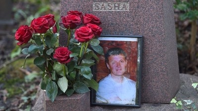 The grave of murdered ex-KGB agent Alexander Litvinenko is seen at Highgate Cemetery in London, Britain. (Reuters)
