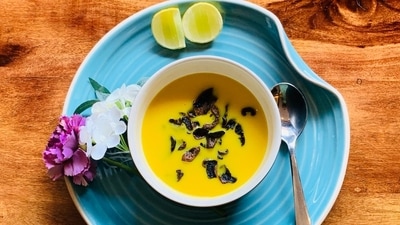 Recipe: Truffle flavoured pumpkin soup with mushroom crispies to welcome autumn (Instagram/vinsplate ) Recipe: Truffle flavoured pumpkin soup with mushroom crispies to welcome autumn (Instagram/vinsplate )