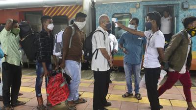It was for the first time in the past 7 months that active cases dipped below 42,000 since the beginning of the second Covid-19 wave in Maharashtra (Anshuman Poyrekar/HT PHOTO)