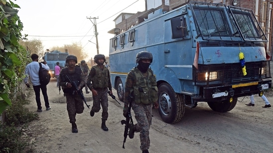 Security Personnel are seen in Srinagar, Jammu and Kashmir.(File Photo/ANI) Security Personnel are seen in Srinagar, Jammu and Kashmir.(File Photo/ANI)