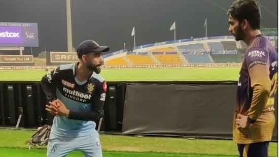 IPL 2021: Virat Kohli shares batting tips with KKR debutant Venkatesh Iyer, video goes viral on social media - WATCH | Cricket - Hindustan Times