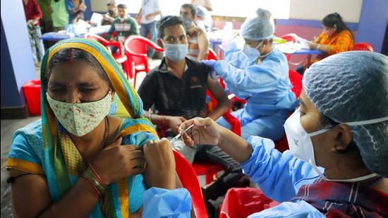 The controversy will also lead to diminished trust between the two countries. India, where the largest volumes of vaccines are made in the world, is among nations that hold the key to ending the pandemic. It is important that the UK takes a more reasonable position, and opens its doors to vaccinated Indians. (File photo)