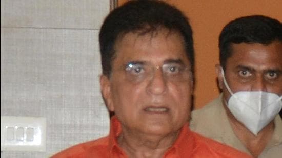 BJP’s Kirit Somaiya has accused Maharashtra minister Hasan Mushrif of <span class='webrupee'>₹</span>100-crore corruption in Appasaheb Nalawade sugar factory at Kolhapur’s Gadhinglaj through a private firm allegedly owned by his relative. Mushrif, a senior NCP leader from Kolhapur in western Maharashtra, rubbished the allegations. (Hindustan Times) BJP’s Kirit Somaiya has accused Maharashtra minister Hasan Mushrif of <span class='webrupee'>₹</span>100-crore corruption in Appasaheb Nalawade sugar factory at Kolhapur’s Gadhinglaj through a private firm allegedly owned by his relative. Mushrif, a senior NCP leader from Kolhapur in western Maharashtra, rubbished the allegations. (Hindustan Times)