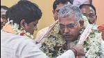 West Bengal BJP’s new president Sukanta Majumdar felicitates new BJP national vice president Dilip Ghosh during a felicitation event at party office in Kolkata on Tuesday, September 21. (PTI) West Bengal BJP’s new president Sukanta Majumdar felicitates new BJP national vice president Dilip Ghosh during a felicitation event at party office in Kolkata on Tuesday, September 21. (PTI)