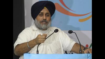 Shiromani Akali Dal president and former Punjab deputy chief minister Sukhbir Singh Badal in Chandigarh on Wednesday. The Congress, he alleged, has failed miserably in fulfilling the promises it had made to the people of the state ahead of the 2017 assembly polls. (HT photo)