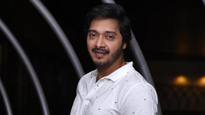 Shreyas Talpade played the role of Bahuroopiya, in Dor. Shreyas Talpade played the role of Bahuroopiya, in Dor.