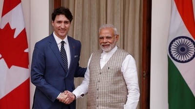 Prime Minister Narendra Modi shakes hands with his Canadian counterpart Justin Trudeau.&nbsp; (File Photo)