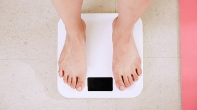 Helps lose weight: Having flaxseed every day will keep you away from munching on snacks all day. It can help surpass the feeling of hunger and limit food intake. (Unsplash)