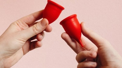 Menstrual cup is free from toxins, perfumes and bleaches which leads to infection and rashes in the vaginal area. Here are a few reasons why you should switch from pads and tampons to menstrual cup. (Unsplash) Menstrual cup is free from toxins, perfumes and bleaches which leads to infection and rashes in the vaginal area. Here are a few reasons why you should switch from pads and tampons to menstrual cup. (Unsplash)
