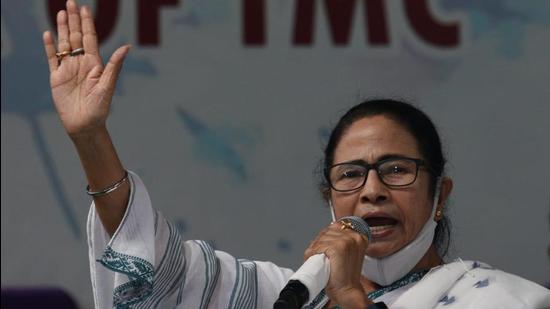 West Bengal chief minister and TMC supremo Mamata Banerjee at her first public meeting for the Bhowanipore assembly by-election at Ekbalpur in Kolkata on Wednesday. (SAMIR JANA/HT PHOTO.) West Bengal chief minister and TMC supremo Mamata Banerjee at her first public meeting for the Bhowanipore assembly by-election at Ekbalpur in Kolkata on Wednesday. (SAMIR JANA/HT PHOTO.)